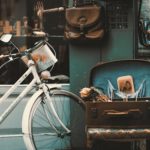 Let yourself be captivated by the charm of the vintage style, integrating furniture and accessories with a patina and a nostalgic air into your home decor.