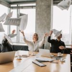 What to wear to a coming-of-age party, so that you respect the dress code and look cool